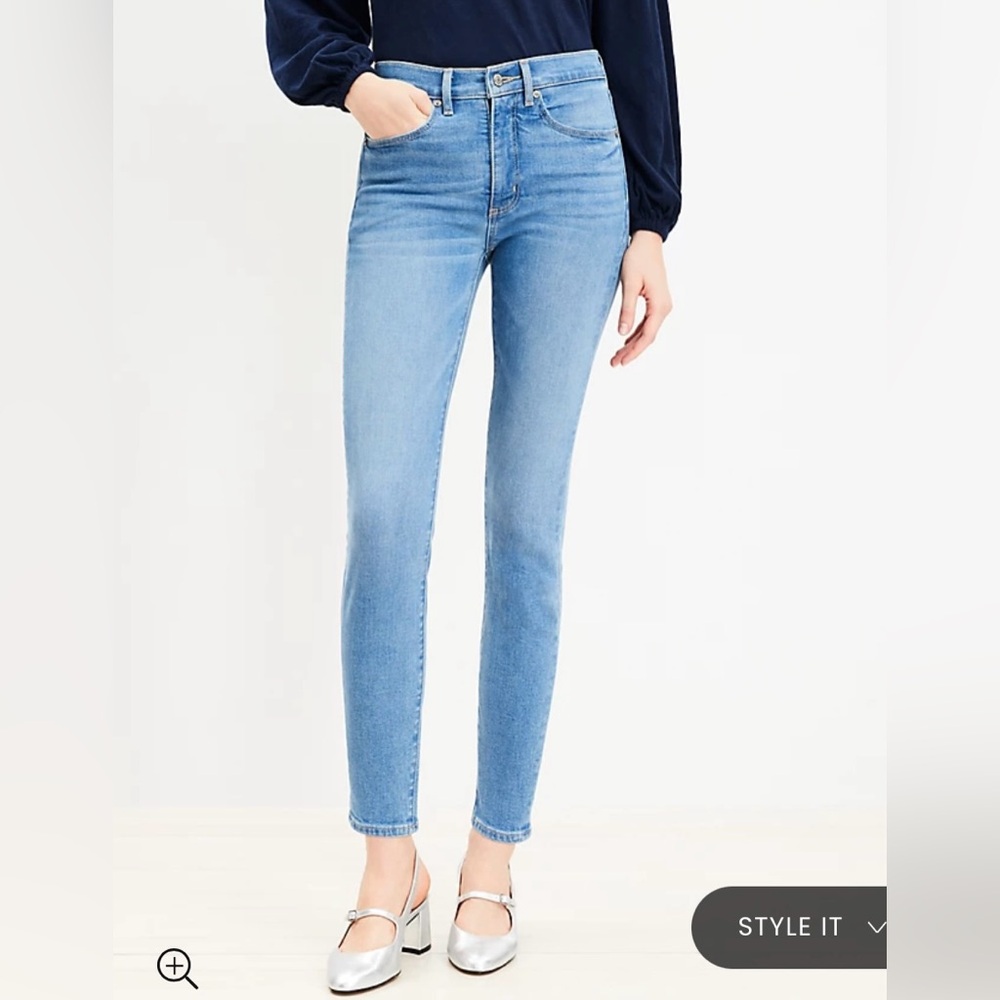 LOFT Skinny Legging Jeans Size 8P
